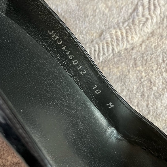 Stuart Weitzman Black Patent Leather Heels Pumps 10 Peep Toe Office Career EUC - Picture 10 of 12